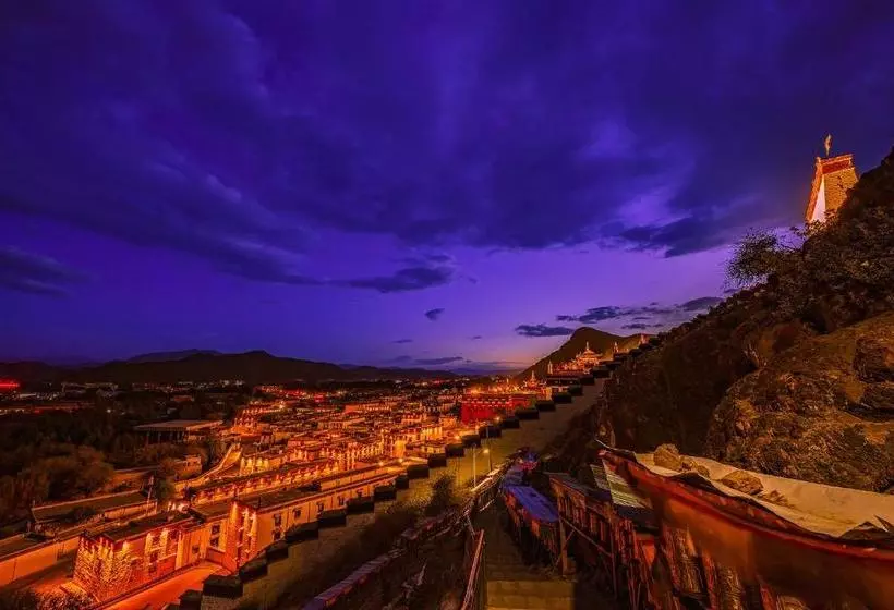 ホテル Subei Grand  Shigatse