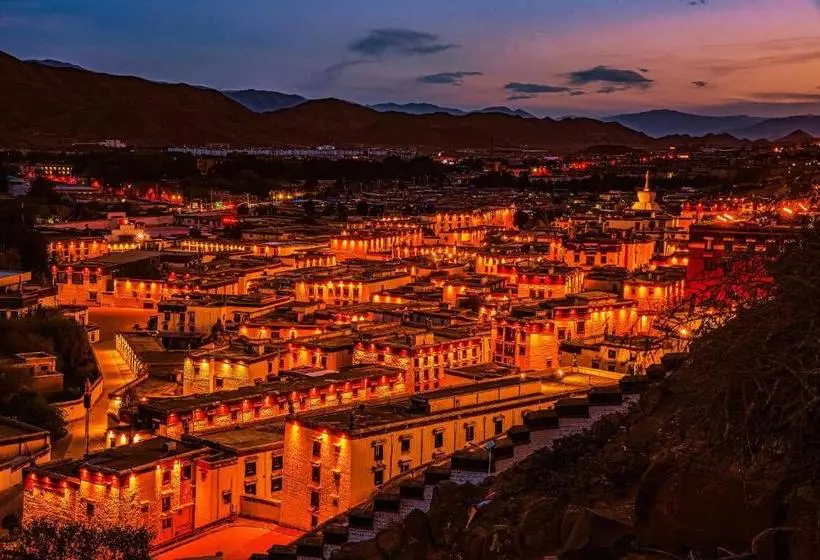 ホテル Subei Grand  Shigatse