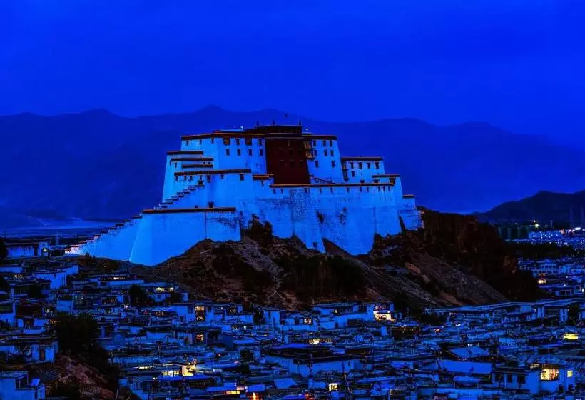 ホテル Subei Grand  Shigatse