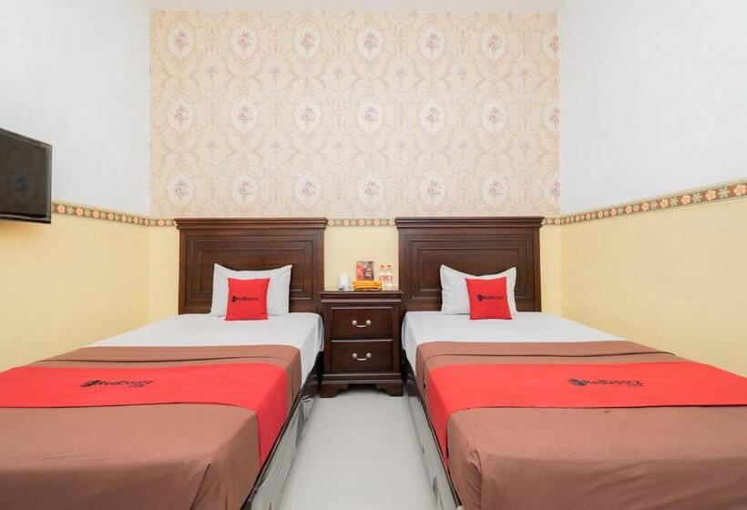 بنسيون Reddoorz Near Taman Krida Budaya Malang