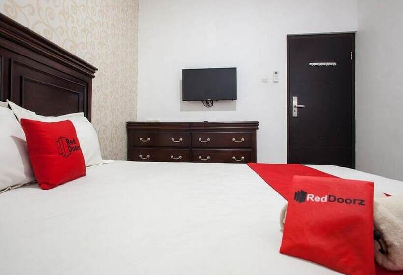 بنسيون Reddoorz Near Taman Krida Budaya Malang