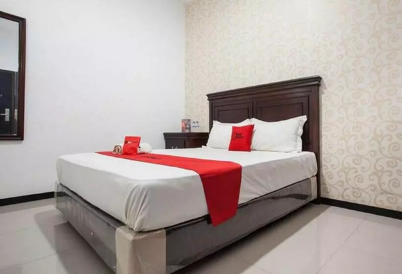 Majatalo Reddoorz Near Taman Krida Budaya Malang