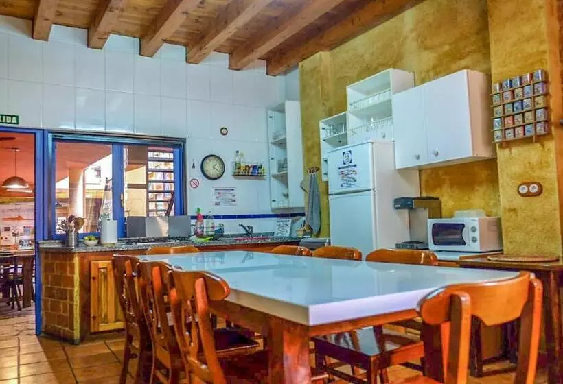 Albergue San Miguel   Sólo Para Peregrinos