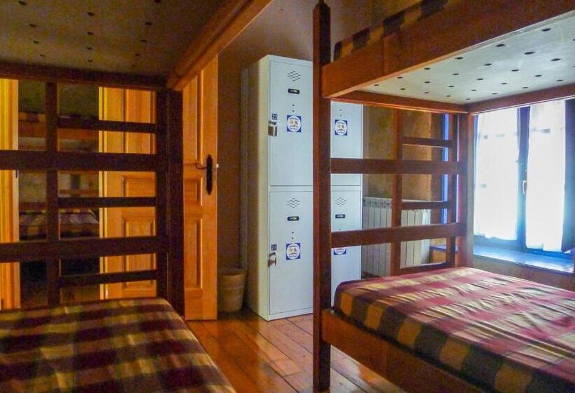 Albergue San Miguel   Sólo Para Peregrinos