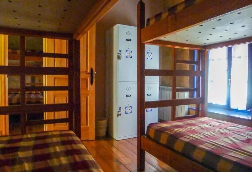 Albergue San Miguel   Sólo Para Peregrinos