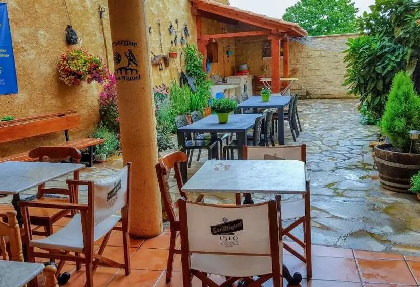 Albergue San Miguel   Sólo Para Peregrinos