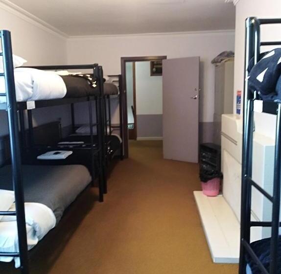 בית מלון כפרי The Eagle