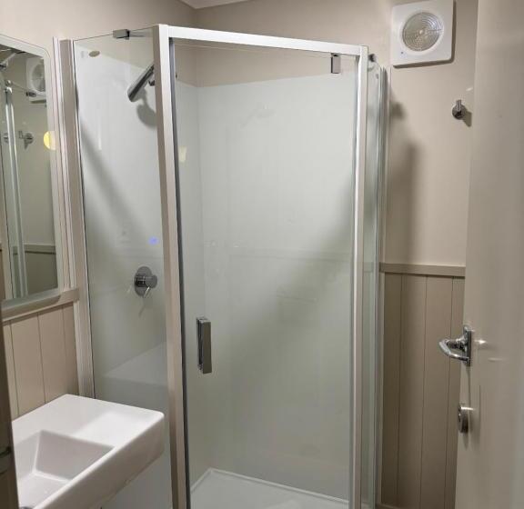 בית מלון כפרי The Eagle