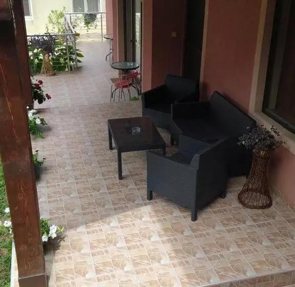 پانسیون Apartment & Rooms Aleksandar
