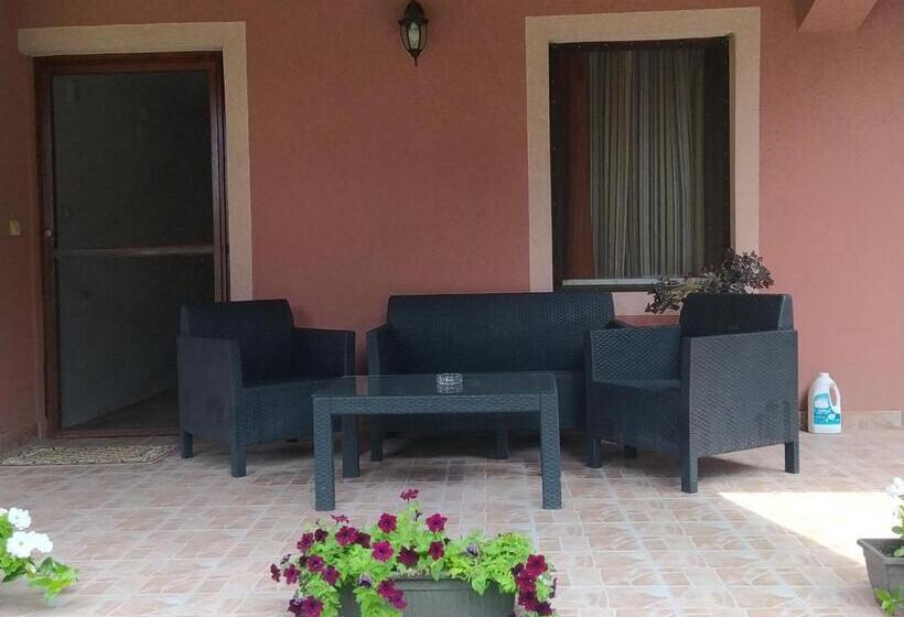 پانسیون Apartment & Rooms Aleksandar