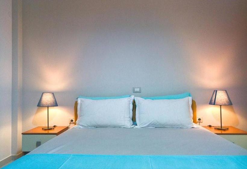 פנסיון Sunset Boulevard Rooms