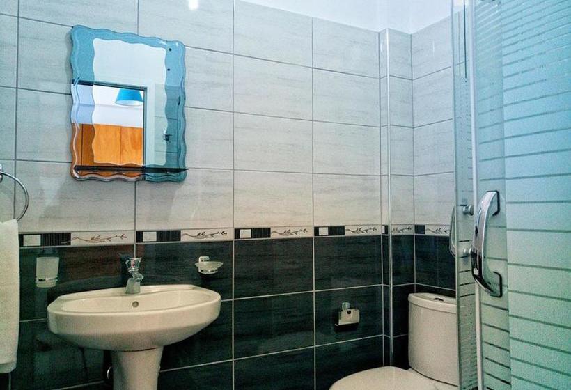 פנסיון Sunset Boulevard Rooms