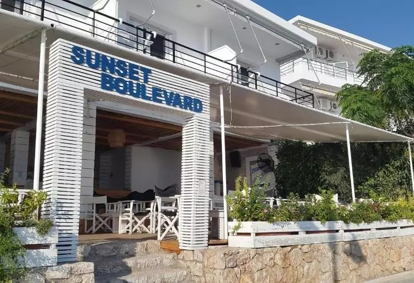 Majatalo Sunset Boulevard Rooms