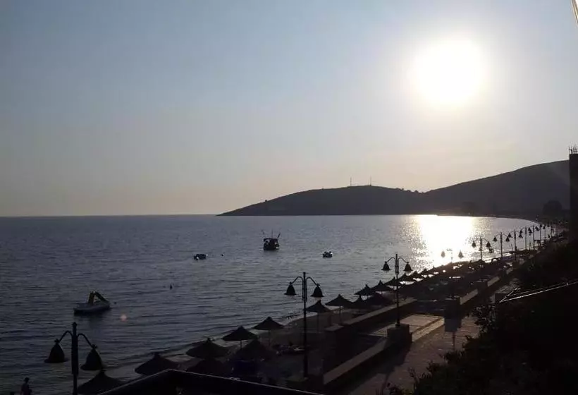 Majatalo Sunset Boulevard Rooms