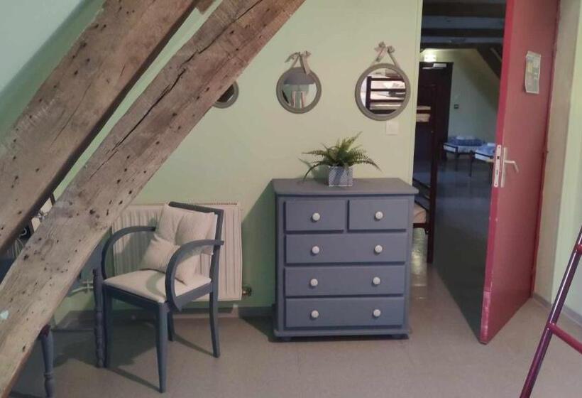 فندق صغير Auberge De Jeunesse La Hulotte