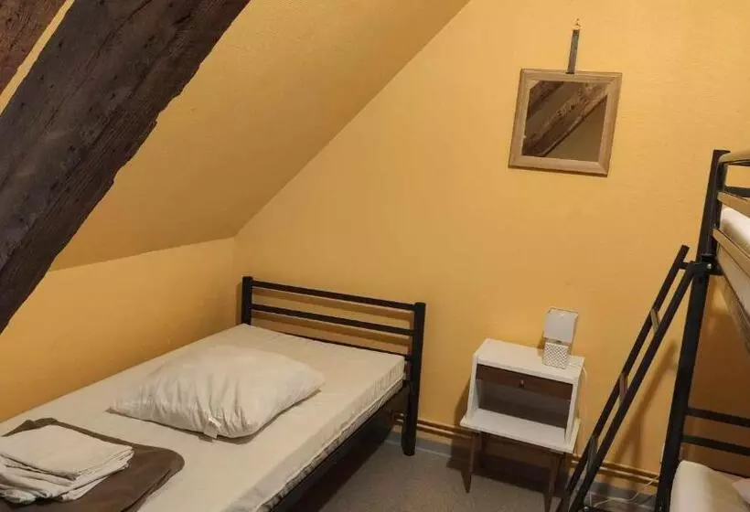 Auberge De Jeunesse La Hulotte