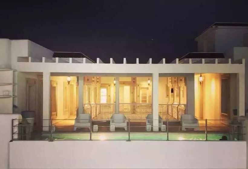 تختخواب و صبحانه Dar Benti