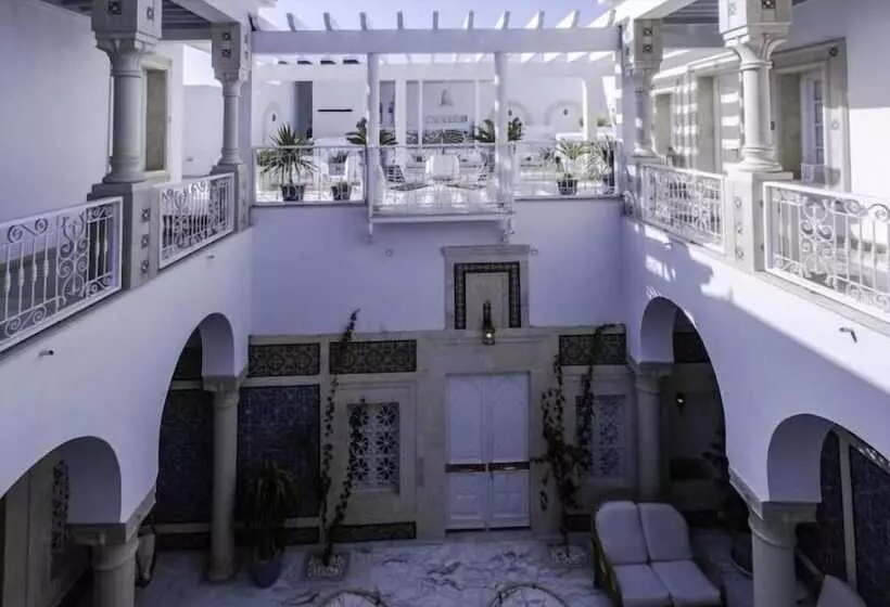 تختخواب و صبحانه Dar Benti