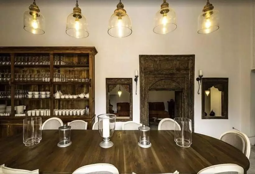 تختخواب و صبحانه Dar Benti