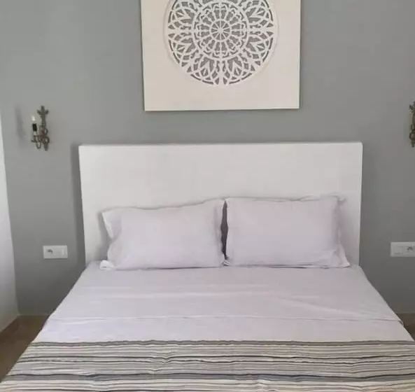 تختخواب و صبحانه Dar Benti