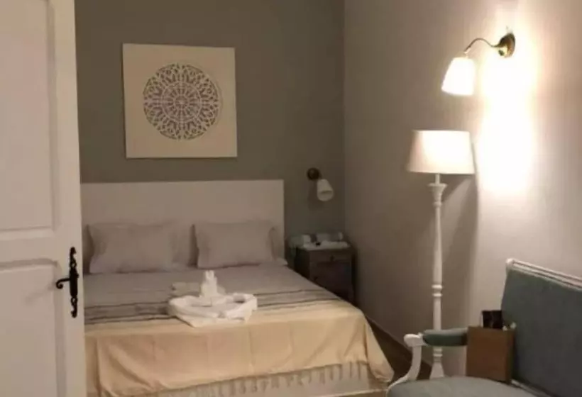 تختخواب و صبحانه Dar Benti