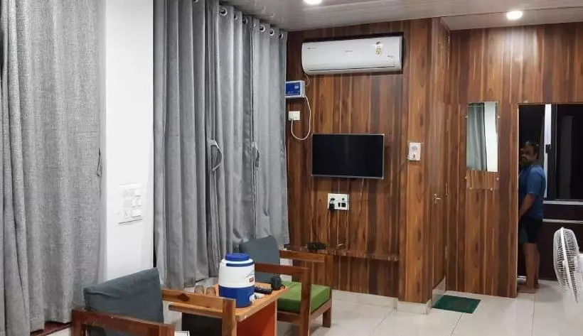 Condo Hotel A Unit Of Rajvihar