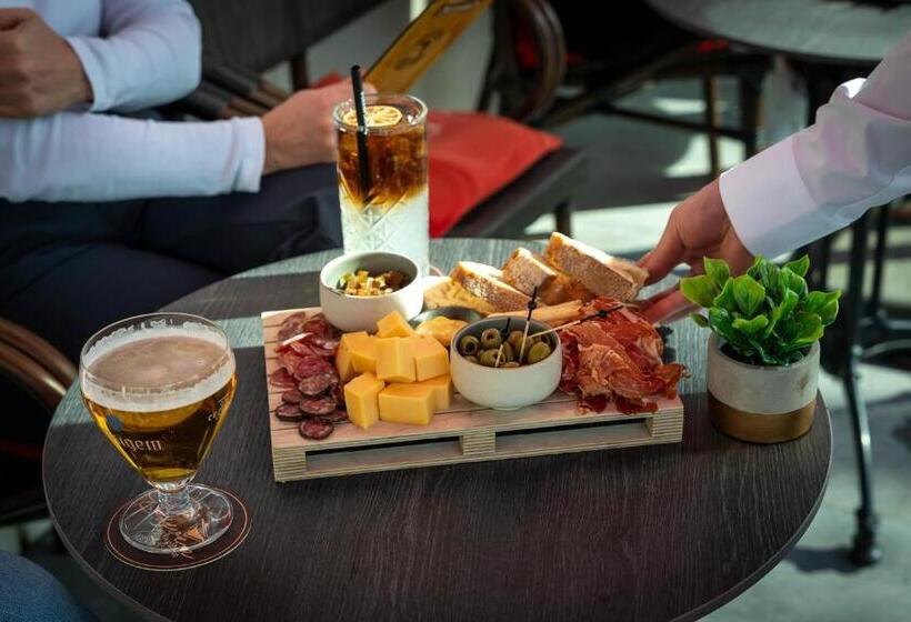 בית מלון כפרי Mondragon