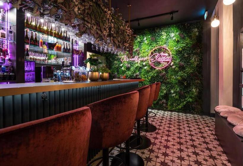 בית מלון כפרי Mondragon