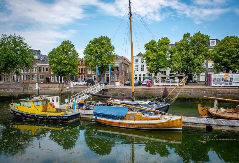 בית מלון כפרי Mondragon