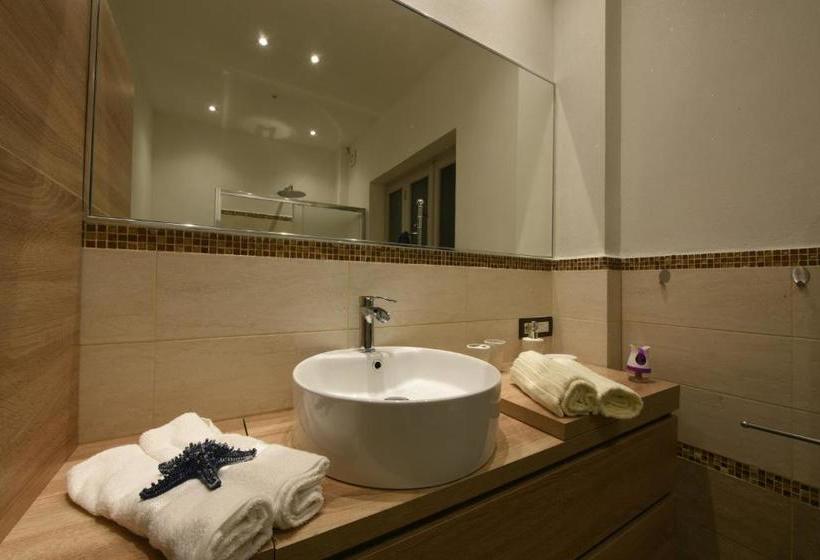 ペンション Pop Art Exclusive Rooms