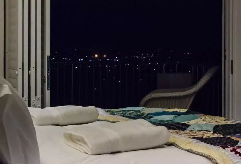 Majatalo Somerset View Guest House