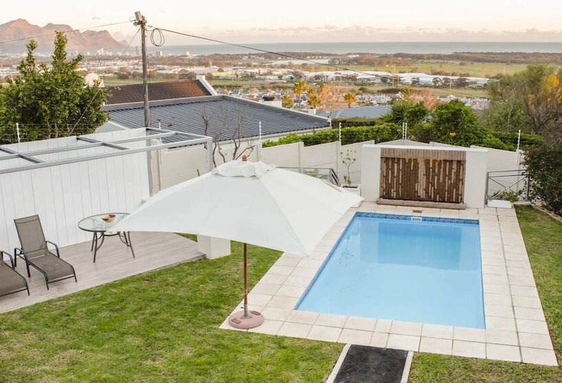 펜션 Somerset View Guest House