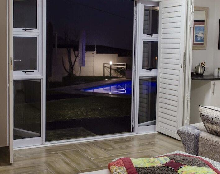 펜션 Somerset View Guest House