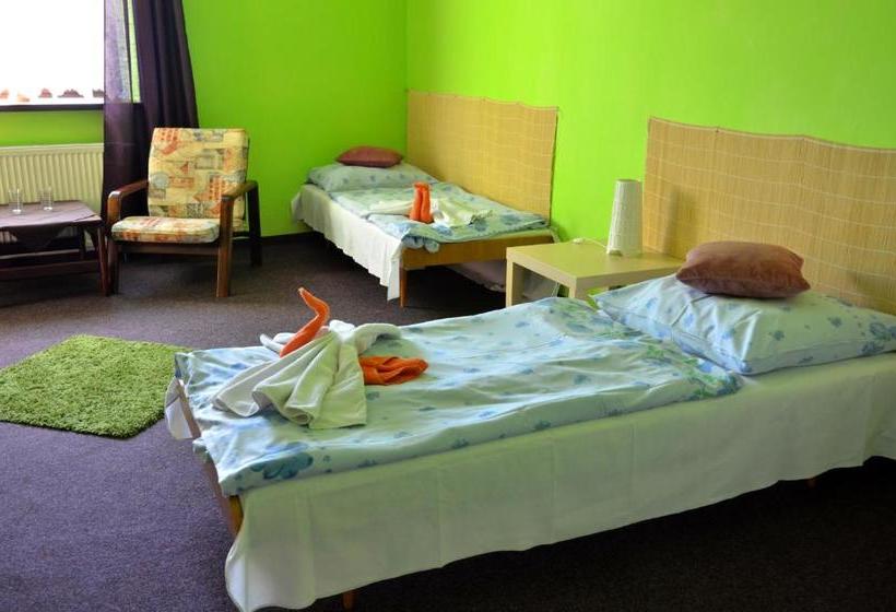 Отель Ostaš Police Nad Metují