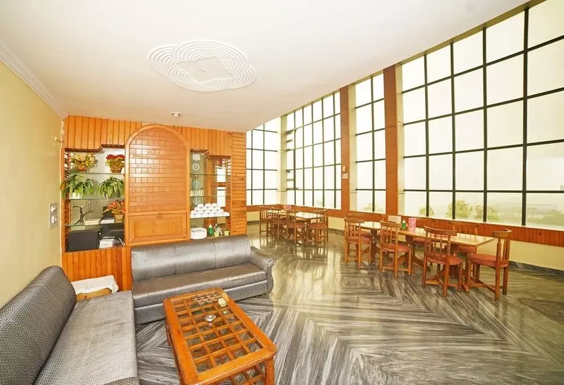 هتل Oyo 37141 Pathik Resort