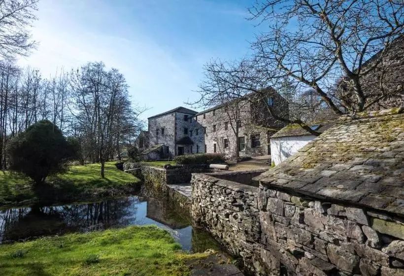 پانسیون The Old Corn Mill