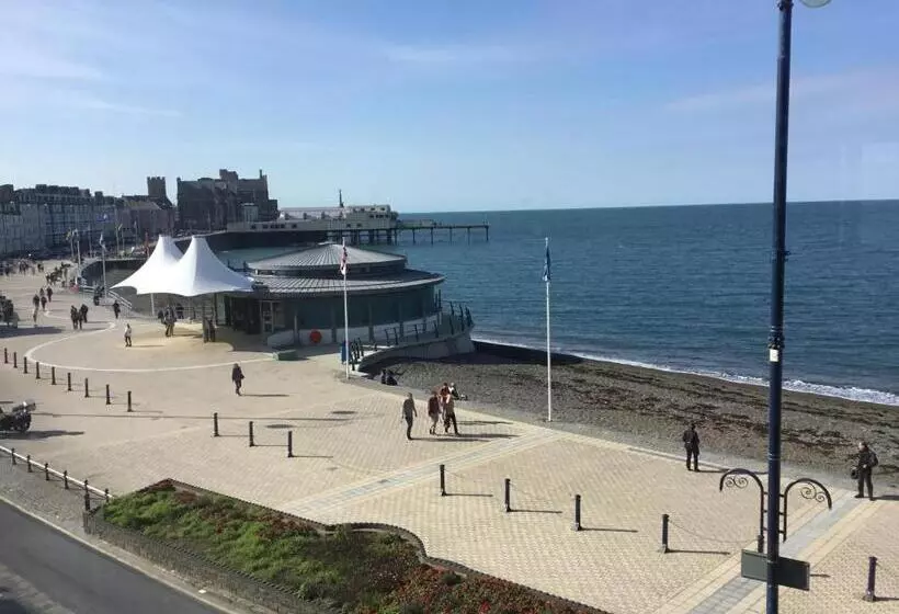 ベッドアンドブレックファースト Helmsman Guesthouse