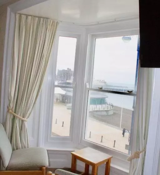 ベッドアンドブレックファースト Helmsman Guesthouse