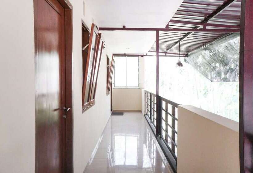 بنسيون Reddoorz Syariah Near Exit Tol Malang