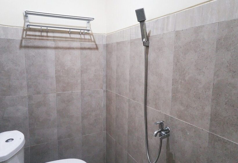 بنسيون Reddoorz Syariah Near Exit Tol Malang