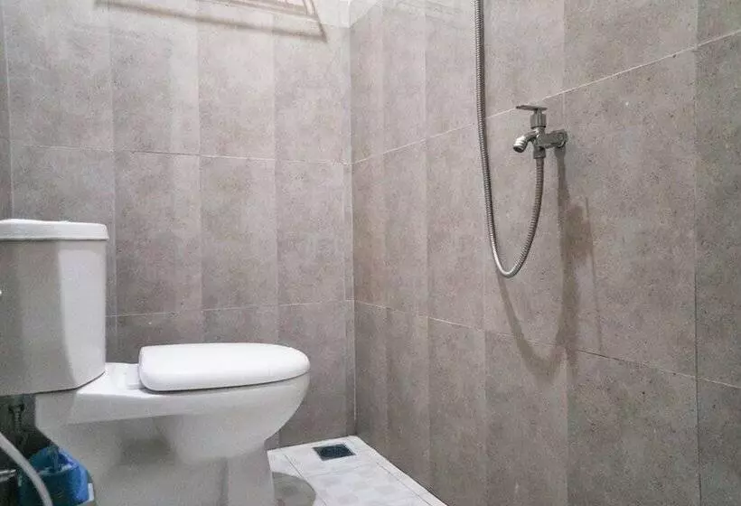 Majatalo Reddoorz Syariah Near Exit Tol Malang