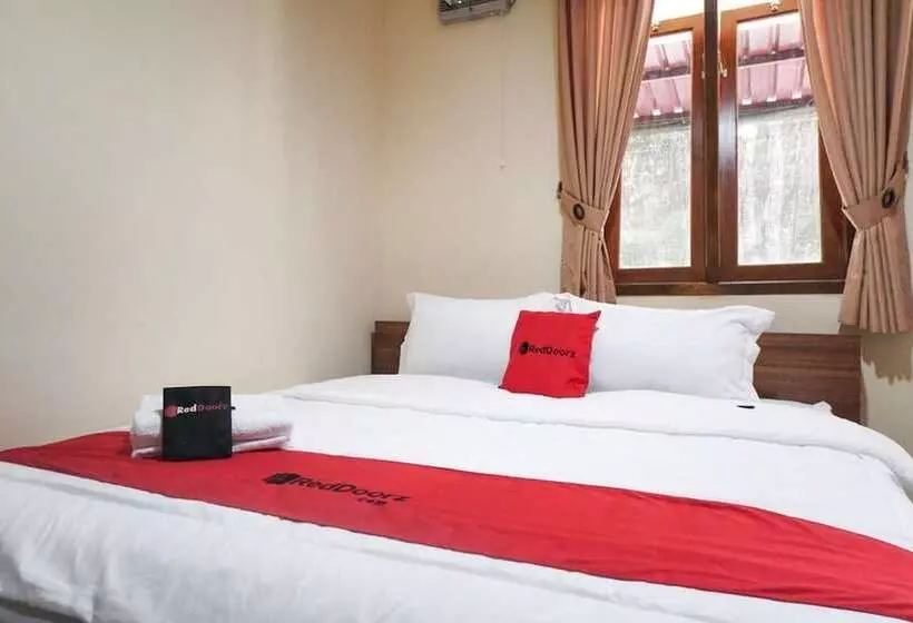 Majatalo Reddoorz Syariah Near Exit Tol Malang