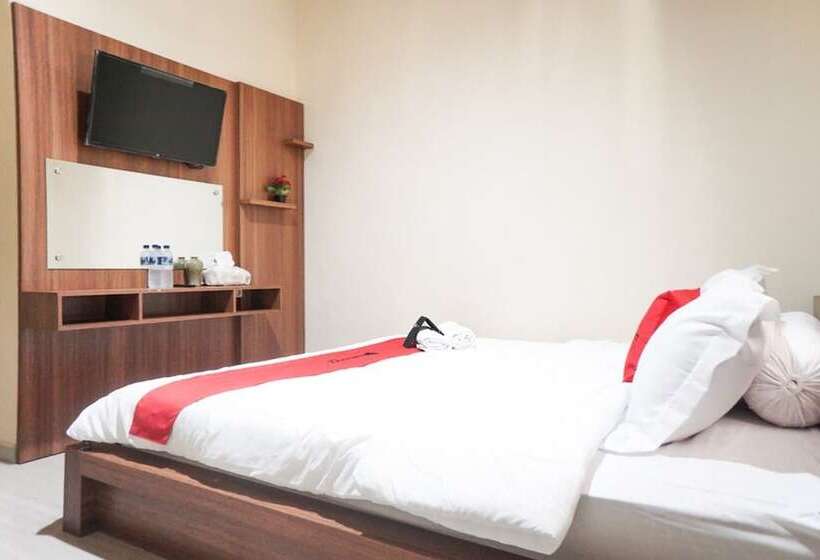 بنسيون Reddoorz Syariah Near Exit Tol Malang