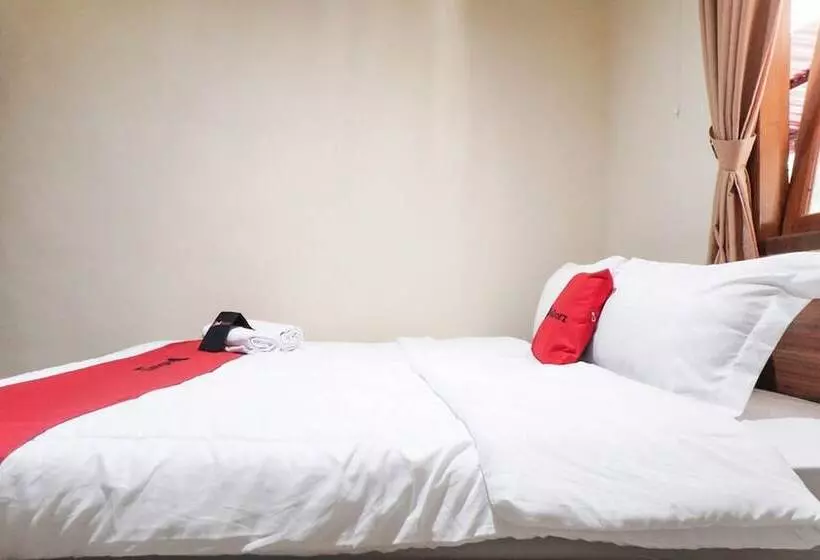 Majatalo Reddoorz Syariah Near Exit Tol Malang