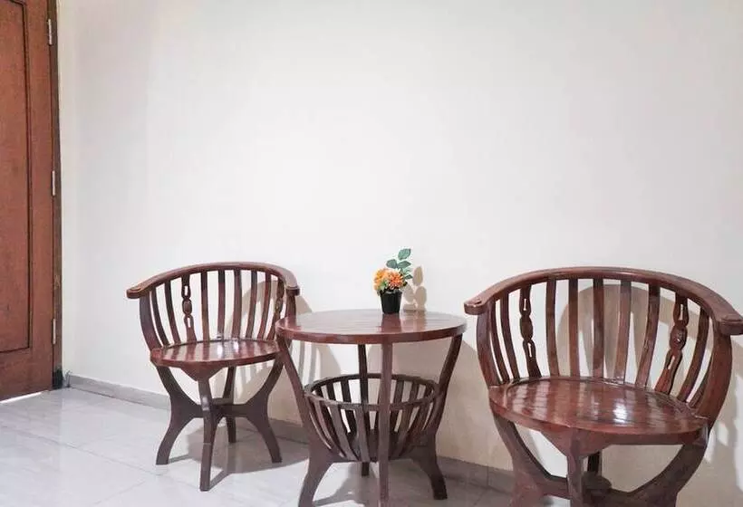 Majatalo Reddoorz Syariah Near Exit Tol Malang