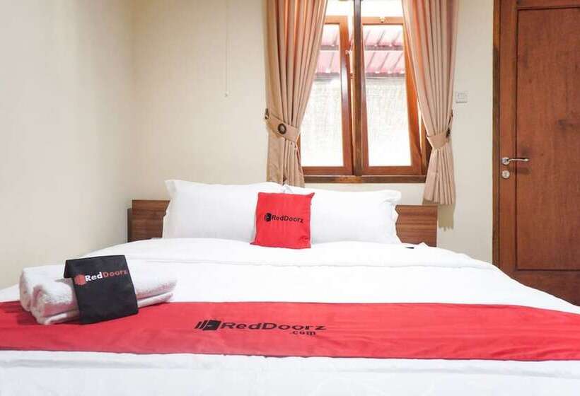 بنسيون Reddoorz Syariah Near Exit Tol Malang