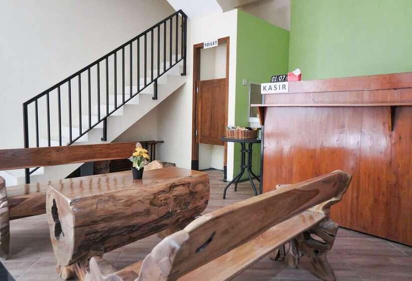 بنسيون Reddoorz Syariah Near Exit Tol Malang