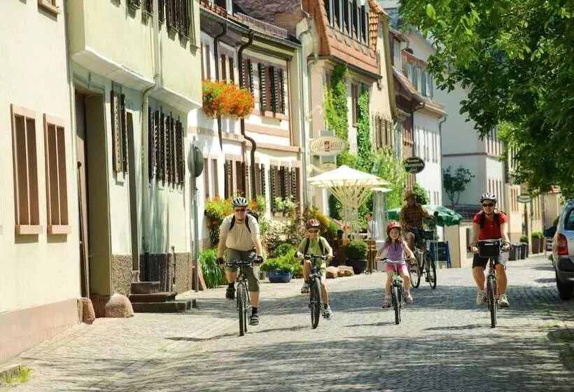 Stadthotel Am Adenauerplatz