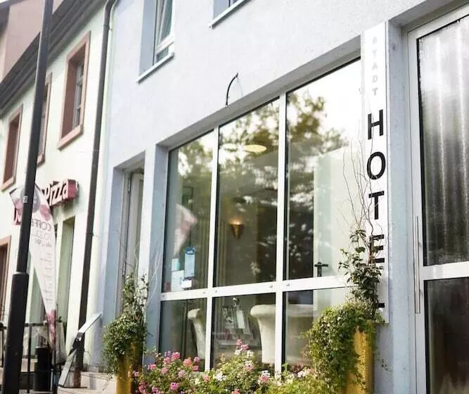 Stadthotel Am Adenauerplatz