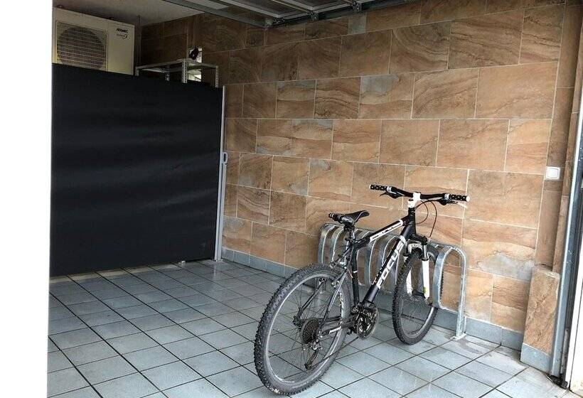 Stadthotel Am Adenauerplatz